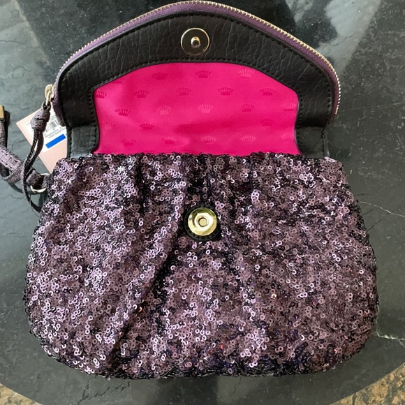 Juicy Couture clutch/wristlet bag. - Picture 2 of 10